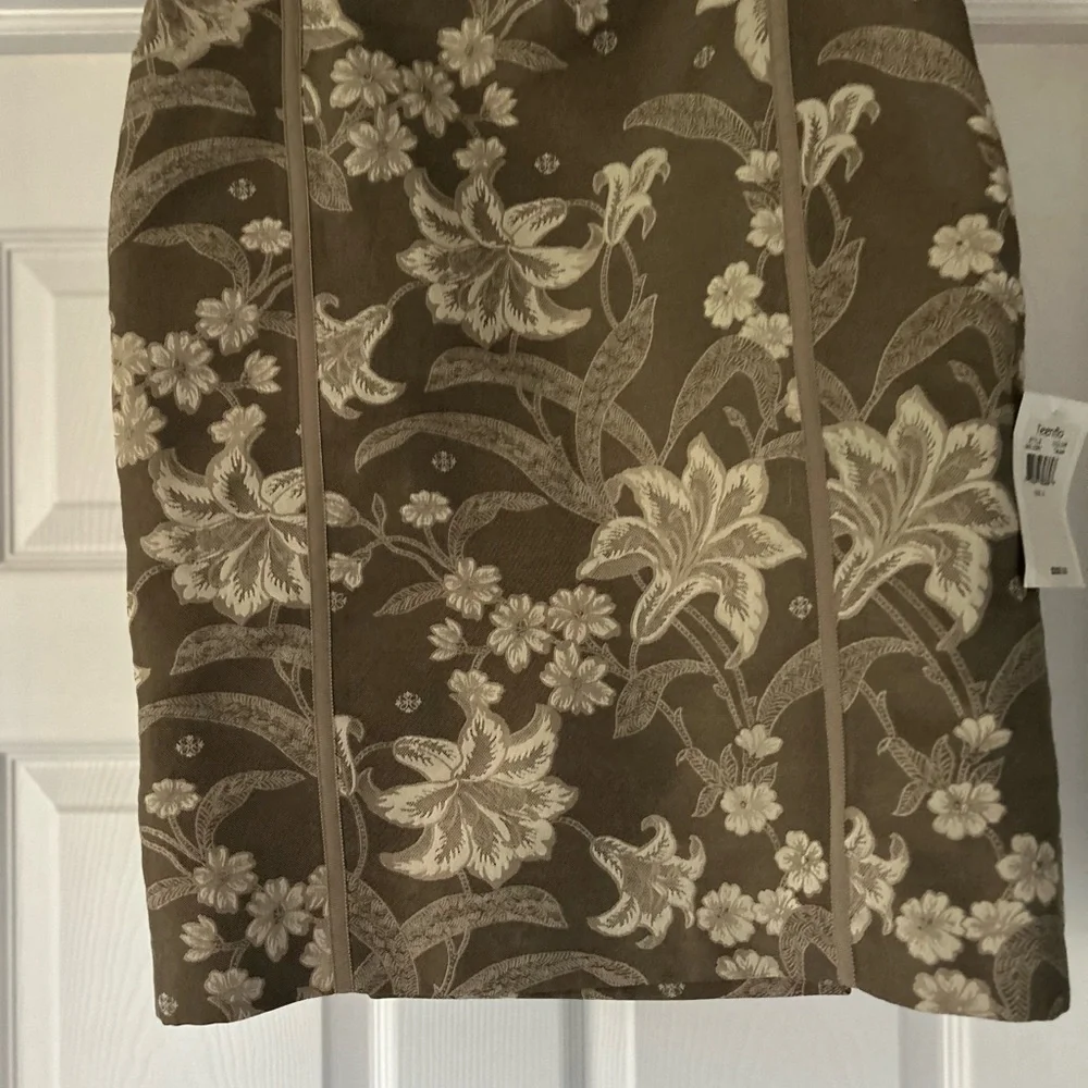 Teenflo Olive Floral Pencil Skirt Knee 8 - Picture 2 of 7